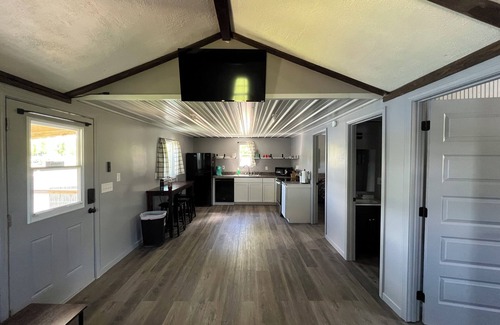 Muddy Pond Cottage | Holpps Pine Ridge Lake tiny house C