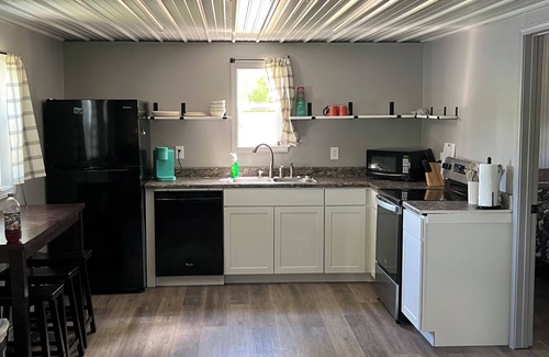 Muddy Pond Cottage | Holpps Pine Ridge Lake tiny house C