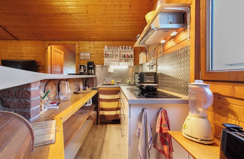 Fedderingen House | 'Holzhaus Grimm' with private terrace and Wi-Fi