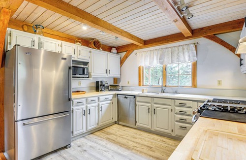 Whitingham House | Home 15 Mi to Berkshire East & Mount Snow!