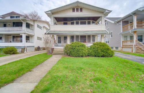Lakewood House | Home 2 Mi to Lakewood Park and Solstice Steps!