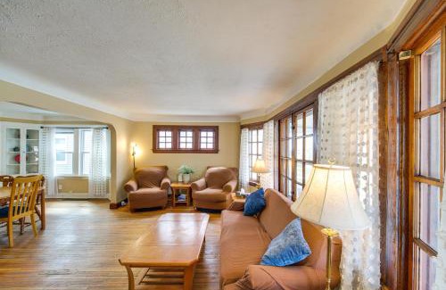 Lakewood House | Home 2 Mi to Lakewood Park and Solstice Steps!