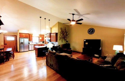 Shirley House | Home 3 Minutes from Fairfield Bay Marina and UTV Trails