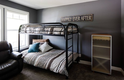Salmon Arm House | Home away from home in the Shuswap