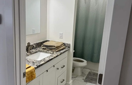 Duncan House | Home away from home in Duncan