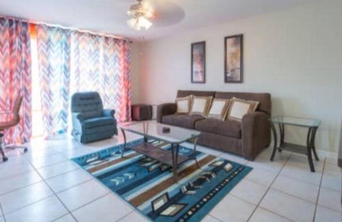 Deltona Lakes House | Home away from Home!
