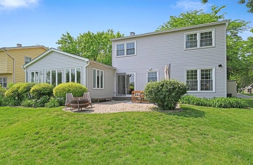 Naperville House | Home away from home, month to month rental, located in North Naperville