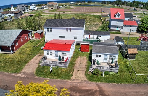 Pointe-du-Chene Cottage | Home by the beach