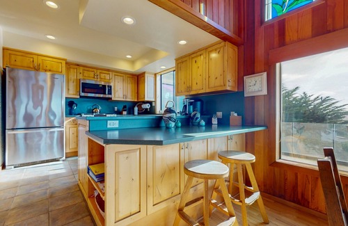 Manchester House | Home close to ocean with private hot tub and gorgeous deck