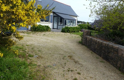 Tredrez-Locquemeau House | HOME COMFORT 4 persons- CALM - SEA AND VILLAGE - 500M FROM THE BEACH -