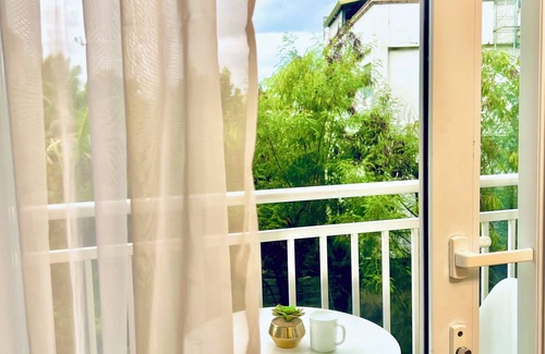 Lapu-Lapu Condo | Home-feel unit near Airport with an IG-worthy pool that’s perfect for your feed.