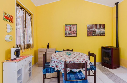 Bosa Apartment | 'Home Holidays Pintadera 2' with Garden and Wi-Fi
