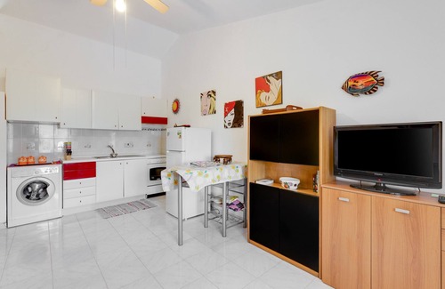 Bosa Apartment | 'Home Holidays Pintadera 2' with Garden and Wi-Fi