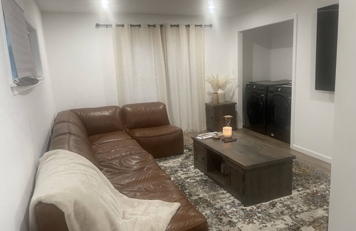Compton House | Home in a quiet area close to freeways shopping centers and restaurants