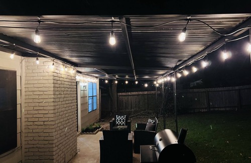 Berkley Square - Headway House | Home In Austin - Sleeps 24 - 10 Minutes To Downtown