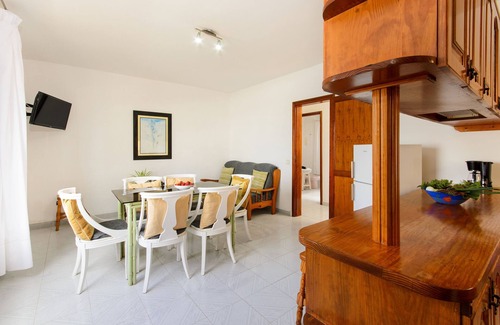 Mozaga House | Home In Central Location with Vegetable Garden, Terrace, Mountain View & Wi-Fi