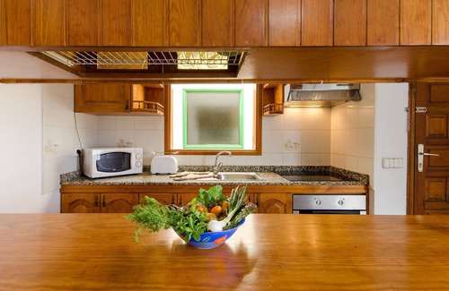 Mozaga House | Home In Central Location with Vegetable Garden, Terrace, Mountain View & Wi-Fi