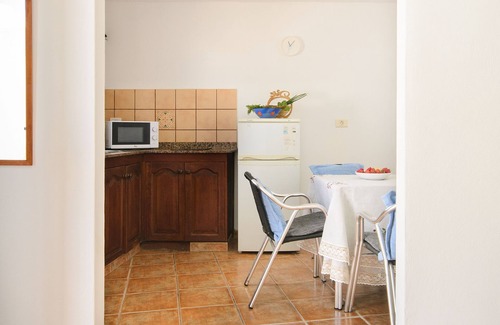 Mozaga House | Home In Central Location with Vegetable Garden, Terrace, Mountain View & Wi-Fi; Parking Available