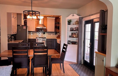 Moscow House | Home in quiet neighborhood close to downtown