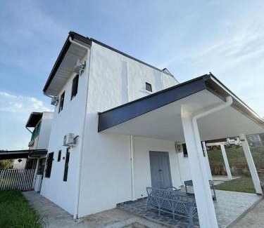Sandakan House | Home in Sandakan Joy Homestay