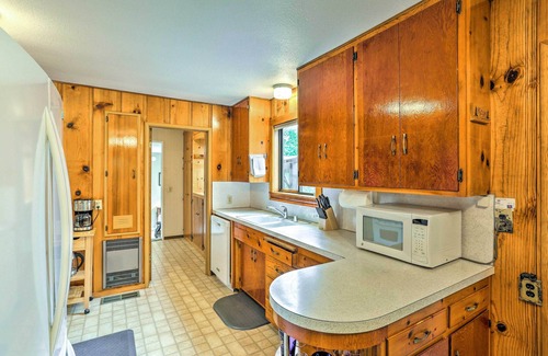 Shasta Lake House | Home in Shasta Lake Near Redding: Early Check-In!