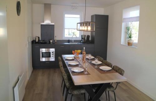 Municipality of Nissewaard House | Home in the South Holland Skies, cleaning included