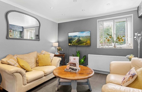 Pershore House | Home in The Vale of Evesham with Hot Tub