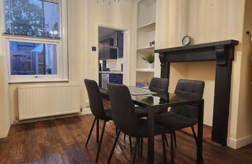 Shelsley Beauchamp House | Home In Worcester - With Free Parking