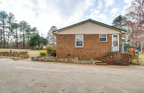 Wise House | Home Near Lake Gaston & Kerr Lake: 2 Private Acres