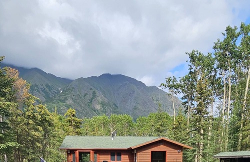 Cooper Landing House | Home nestled in a private forest setting, mountain views, walk to Kenai Lake.