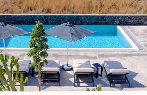 Fira Villa | Home of Lilies