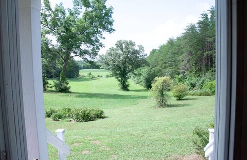Pikeville House | Home on 30 acres next to State Park