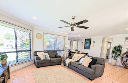 Bouvet Island House | Home on Hamilton in Gladstone QLD