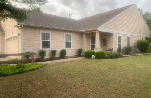 Sun City House | HOME RENTALS IN SUN CITYnGEORGETOWN, TX, near Austinn105 Providence St