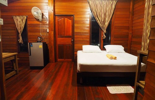 Chamni Hotel | Home Style Resort