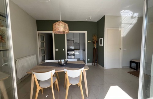 El Camp de l'Arpa del Clot Apartment | HOME SWEET HOME. 3 subway lines. 3 stops from Sagrada Familia and 5 stops from the beach