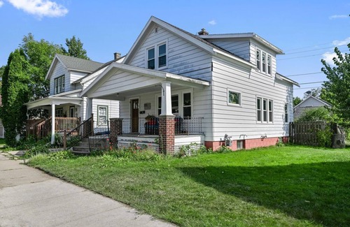 Wausau House | Home Sweet Home 4 bed 2 bath on the North Side of Wausau's Downtown