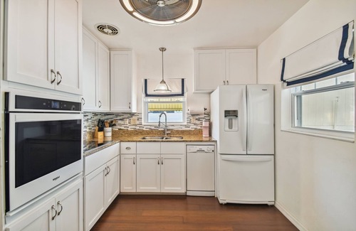 Clearwater House | Home Sweet Home: Your Coastal Haven minutes from Dunedin & Clearwater Beach!