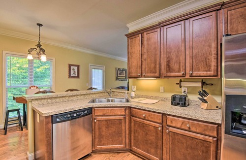 Dahlonega House | Home w/Deck ~ 7 Mi to Downtown Dahlonega!