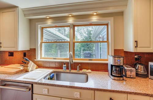 Hollowville House | Home w/Fire Pit, Near Downtown Hudson + Skiing!
