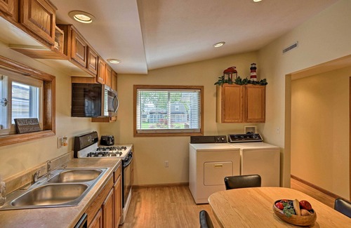 Port Clinton Cottage | Home w/Lake-View Deck by Camp Perry & Magee Marsh