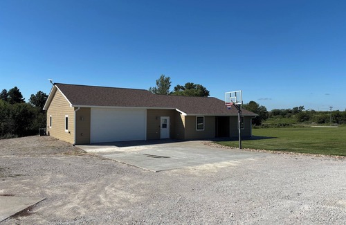 Mystic House | Home w/Pool on Lake Rathbun – less than 1 Mile to Boat Ramp!