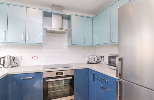 Wyke Regis Cottage | HOME WATERS, pet friendly, with a garden in Wyke Regis