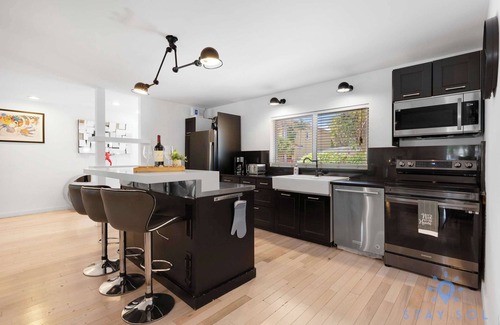 Lighthouse Point House | Home with 5BR & Pool - Waterfront
