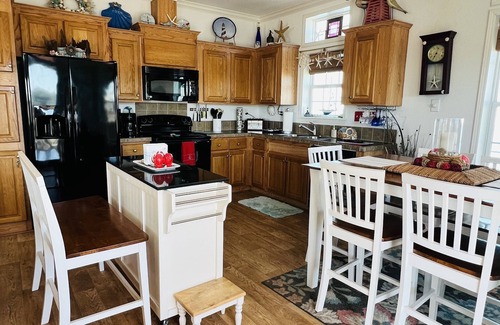 Crystal Beach House | Home with beach view from front porch, only two minute walk to beach. Very Nice!