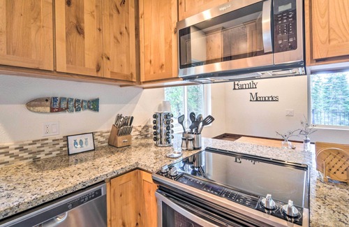 Lake Almanor West House | Home with Hot Tub ~ 1/2 Mile to Boat Launch!
