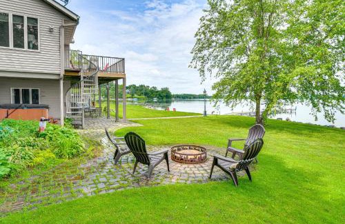 Howard Lake House | Home with Hot Tub and Dock on Howard Lake!