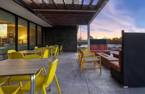 DeKalb Hotel | Home2 Suites By Hilton DeKalb