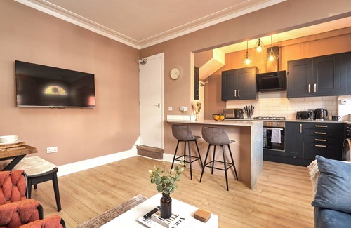 Leeds House | Homebird Property - Haddon House