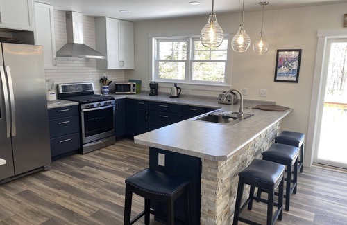Carrabassett Valley House | Homecoming weekend available. Low fall rates. Bookings open for ski season.